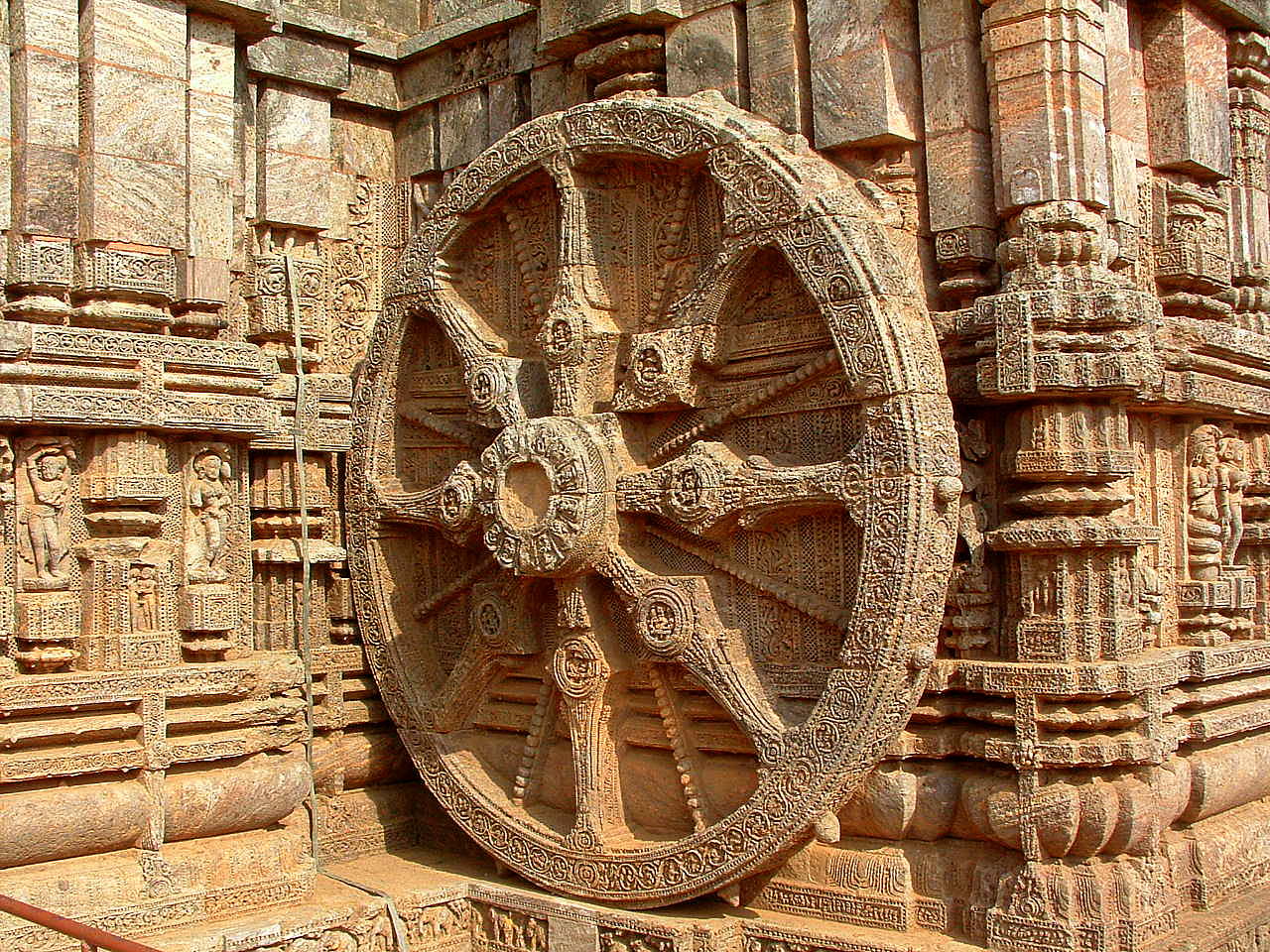 Wheel Of Konark Orissa India — India travel guide